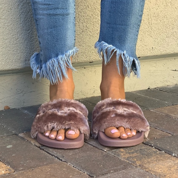 NIB Mauve Blush Furry Fuzzy Slip On Slides - Picture 5 of 8